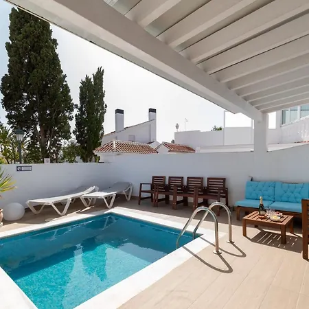 Four Bedroom Parador Vistas With Private Pool Apartment Nerja